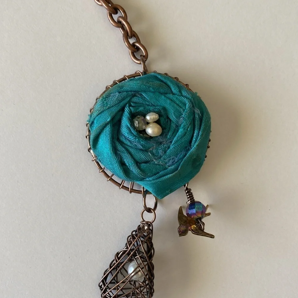 Costume jewelry necklace roses trinkets charms